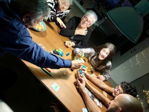 Jugando a Junk Art